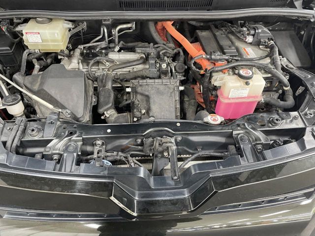 TOYOTA VOXY HYBRID 2018 Image 31