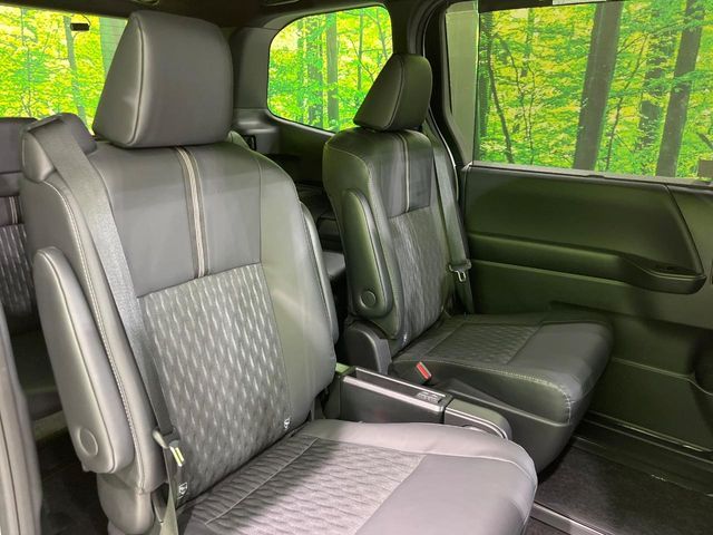 TOYOTA NOAH HYBRID 4WD 2023 Image 31