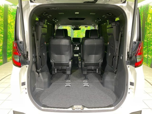 TOYOTA NOAH HYBRID 4WD 2023 Image 31