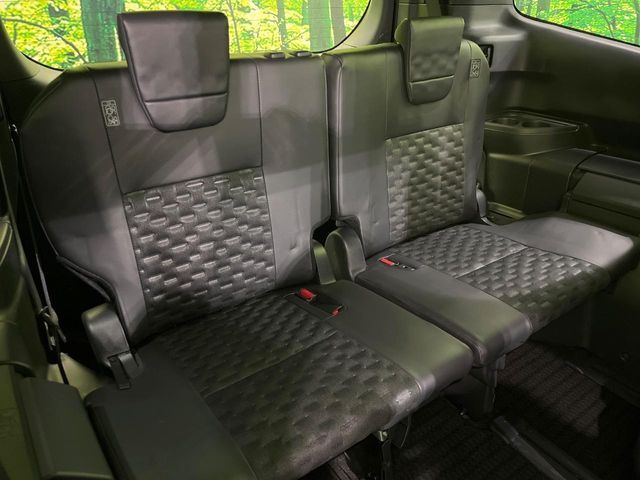 TOYOTA VOXY HYBRID 2023 Image 31