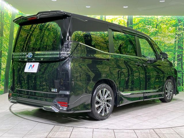 TOYOTA VOXY HYBRID 2023 Image 31