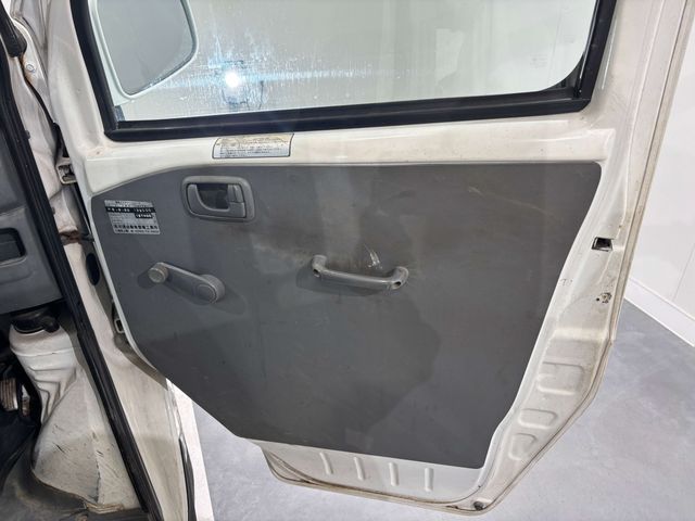 NISSAN CLIPPER TRUCK 4WD 2004 Image 31