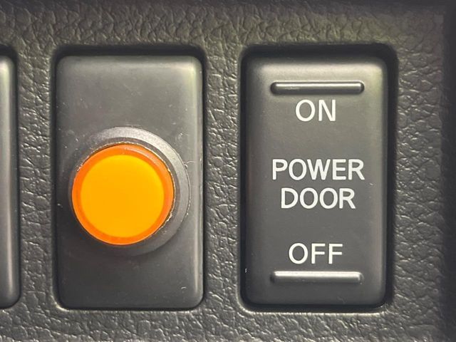 NISSAN ELGRAND 2011 Image 31