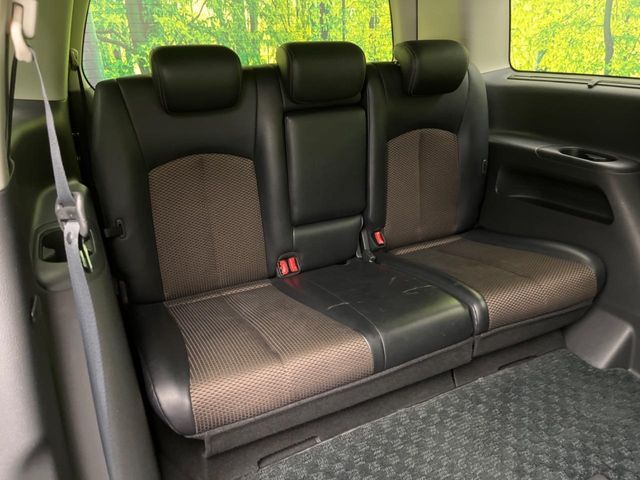 NISSAN ELGRAND 2011 Image 31