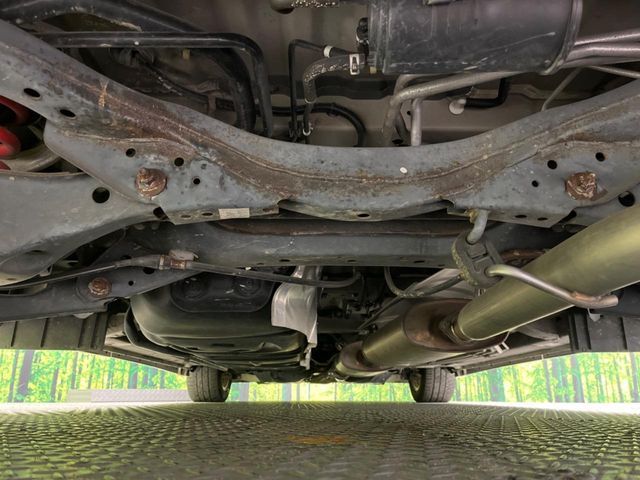 NISSAN ELGRAND 2011 Image 31