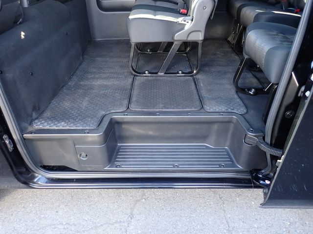 NISSAN CARAVAN WAGON 2024 Image 31