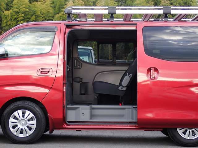NISSAN NV350 CARAVAN 2018 Image 31