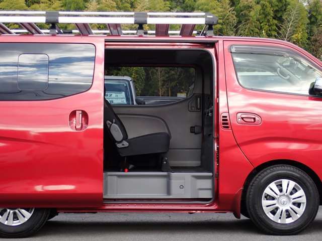 NISSAN NV350 CARAVAN 2018 Image 31