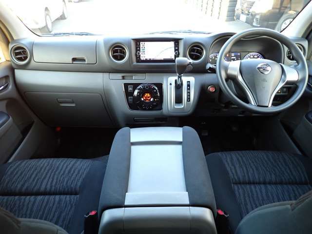 NISSAN NV350 CARAVAN 2018 Image 31