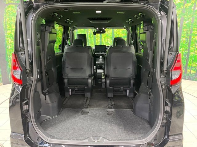 TOYOTA NOAH HYBRID 2023 Image 31