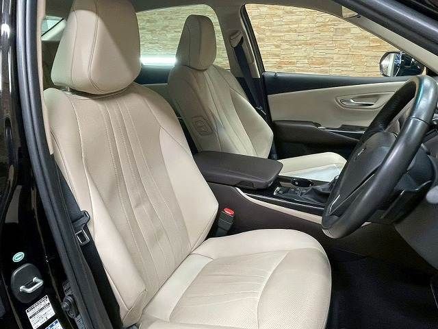 TOYOTA CROWN SEDAN HYBRID 4 2018 Image 31