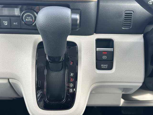 HONDA N BOX 2025 Image 31