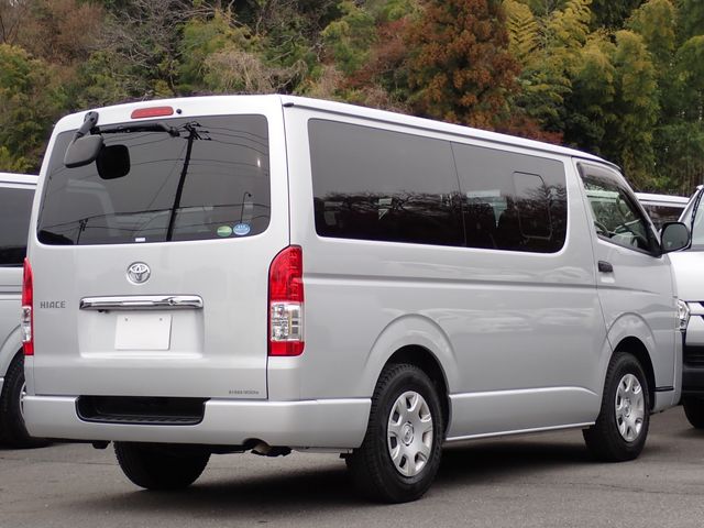 TOYOTA HIACE VAN 1.2T 2WD 2017 Image 31