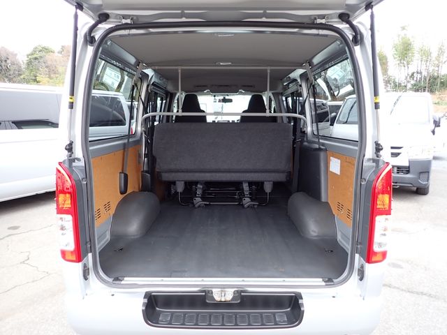 TOYOTA HIACE VAN 1.2T 2WD 2017 Image 31