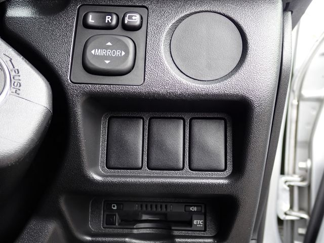 TOYOTA HIACE VAN 1.2T 2WD 2017 Image 31