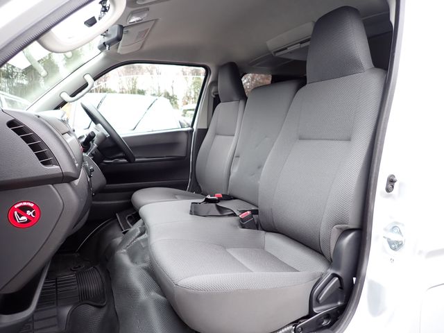 TOYOTA HIACE VAN 1.2T 2WD 2017 Image 31