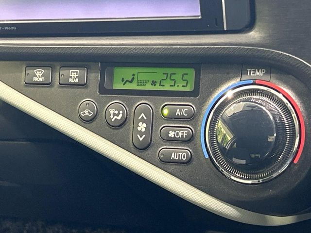 TOYOTA AQUA 2013 Image 31