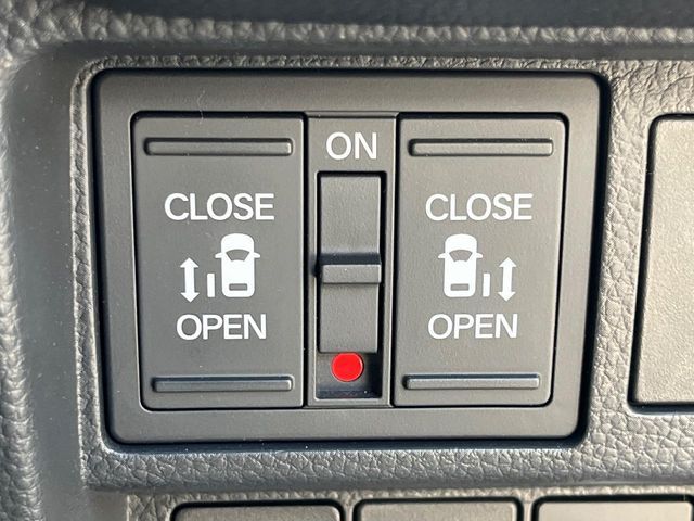 HONDA STEPWAGON E:HEV SPAD 2022 Image 31