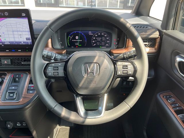 HONDA STEPWAGON E:HEV SPAD 2022 Image 31