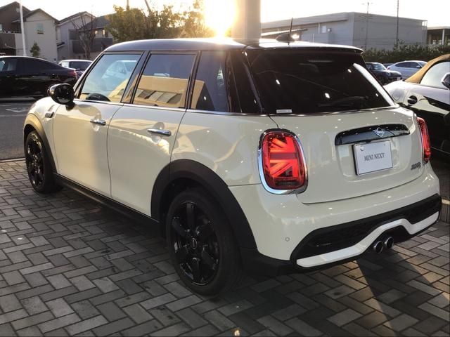 BMW MINI COOPER S 5DOOR 2023 Image 31