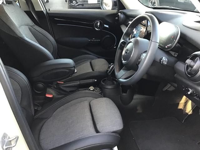 BMW MINI COOPER S 5DOOR 2023 Image 31