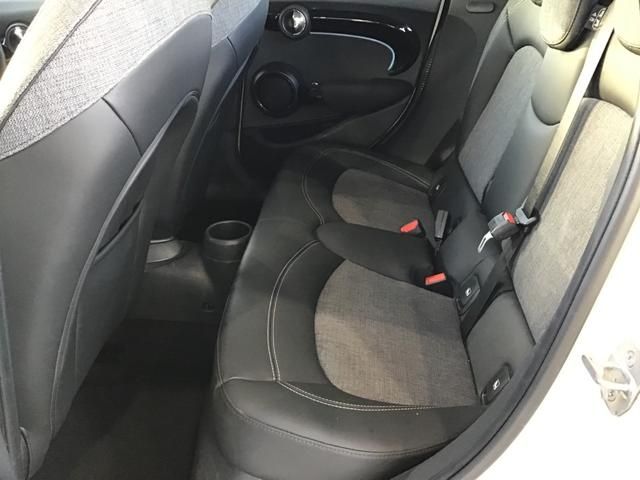 BMW MINI COOPER S 5DOOR 2023 Image 31