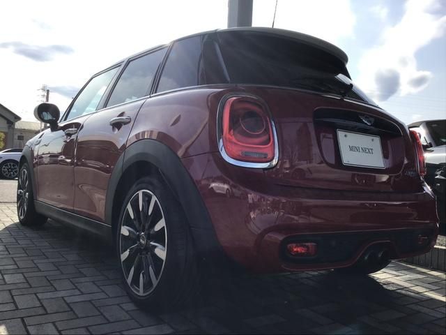 BMW MINI COOPER S 5D 2018 Image 31