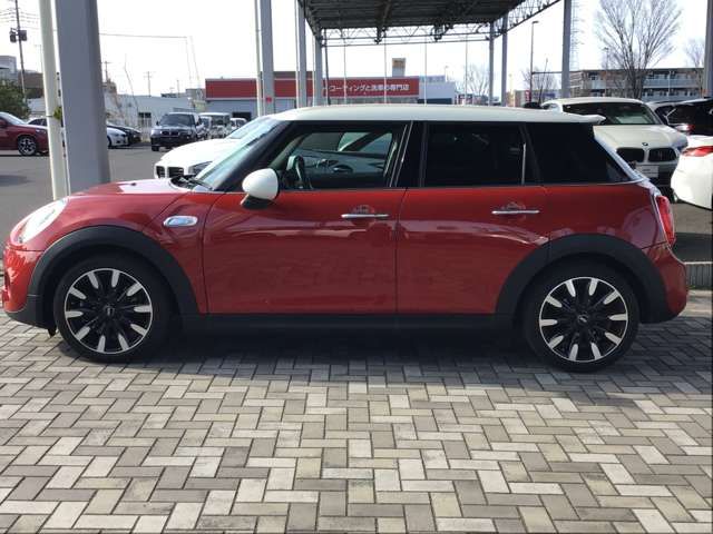 BMW MINI COOPER S 5D 2018 Image 31