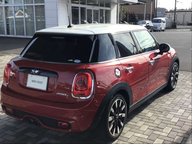 BMW MINI COOPER S 5D 2018 Image 31