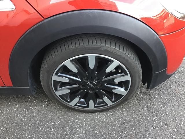 BMW MINI COOPER S 5D 2018 Image 31