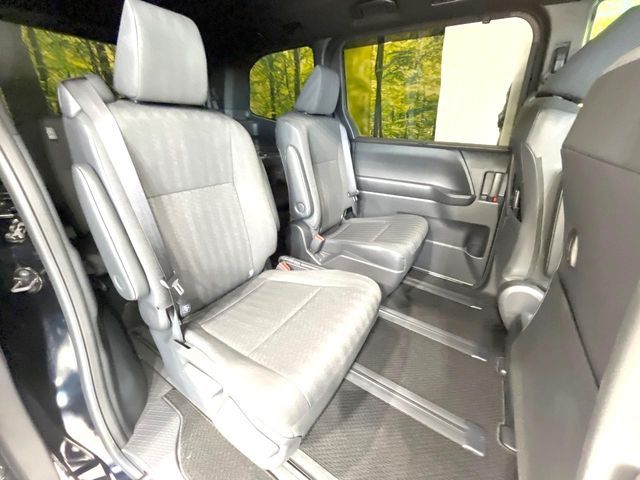 TOYOTA VOXY HYBRID 2024 Image 31