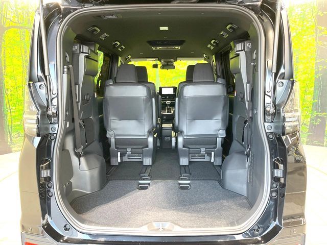 TOYOTA VOXY HYBRID 2024 Image 31