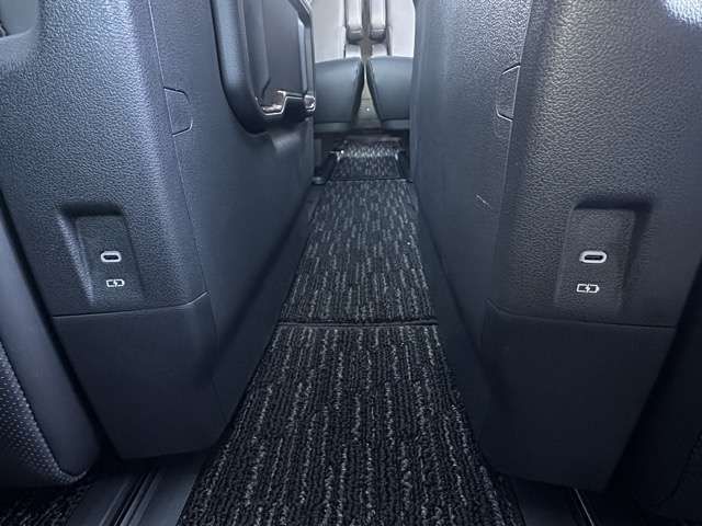 TOYOTA ALPHARD HYBRID 2025 Image 31