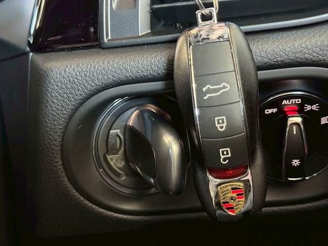 PORSCHE MACAN 2022 Image 31