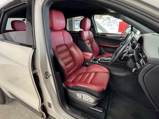 PORSCHE MACAN 2022 Image 31