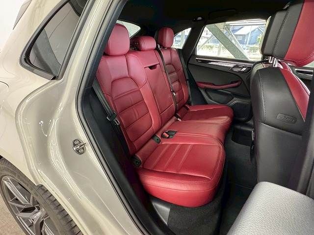 PORSCHE MACAN 2022 Image 31