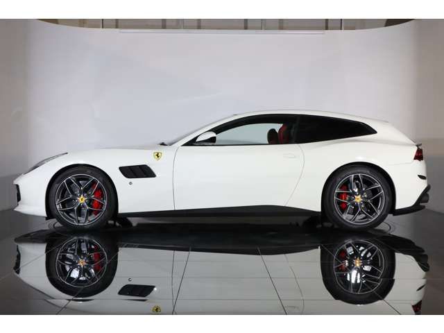 FERRARI GTC4 LUSSO T 2017 Image 31