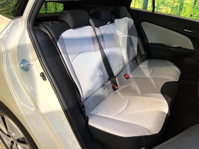 TOYOTA PRIUS 2017 Image 31