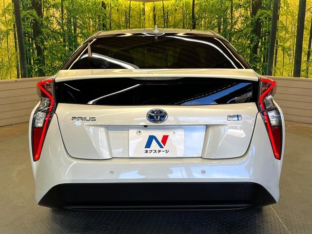 TOYOTA PRIUS 2017 Image 31