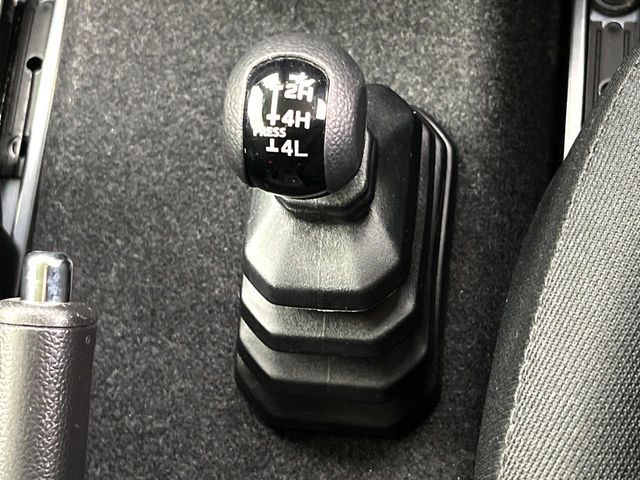 SUZUKI JIMNY 4WD 2023 Image 31