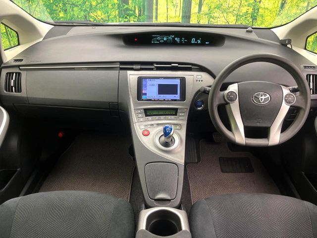 TOYOTA PRIUS 2013 Image 31
