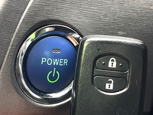 TOYOTA PRIUS 2013 Image 31