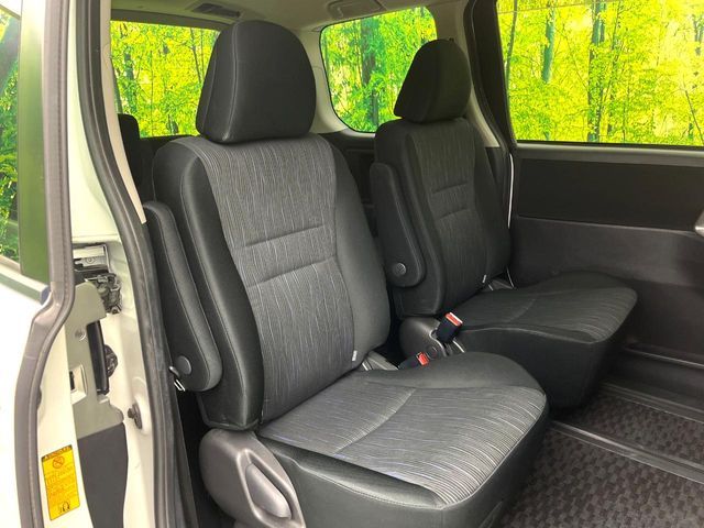 TOYOTA NOAH 2013 Image 31