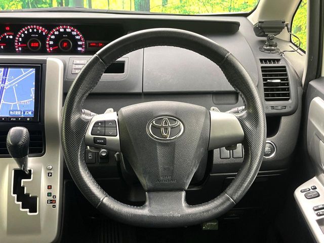 TOYOTA NOAH 2013 Image 31