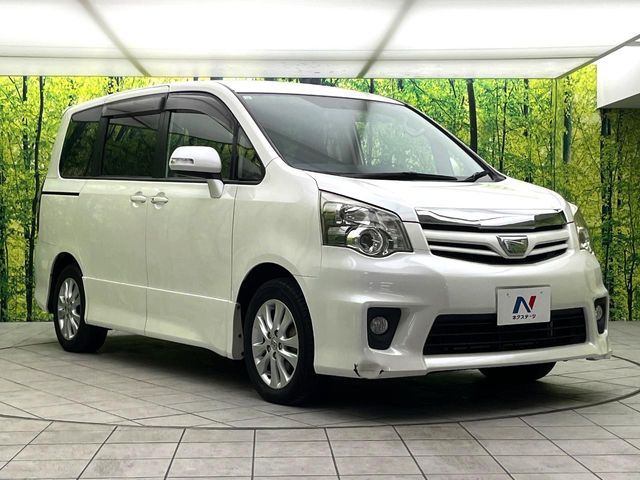 TOYOTA NOAH 2013 Image 31