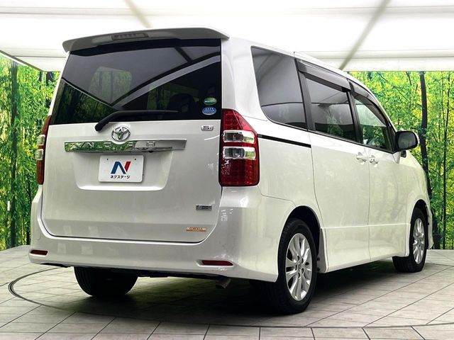 TOYOTA NOAH 2013 Image 31