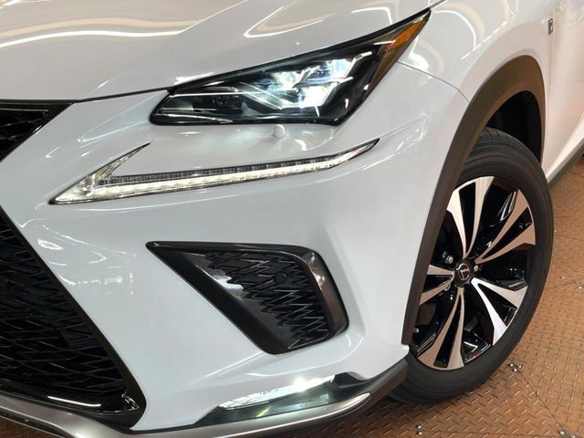 TOYOTA LEXUS NX300H 2019 Image 31