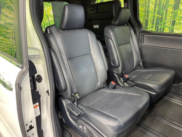 TOYOTA ESQUIRE 2018 Image 31