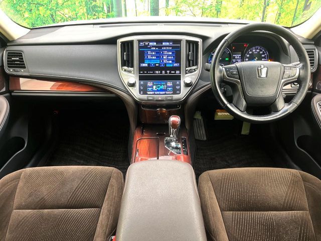 TOYOTA CROWN SEDAN HYBRID 2015 Image 31