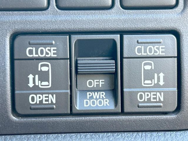 TOYOTA ESQUIRE HYBRID 2014 Image 31